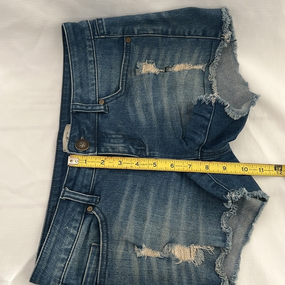 O’NEILL~Denim Shorts~Distressed - Picture 6 of 8